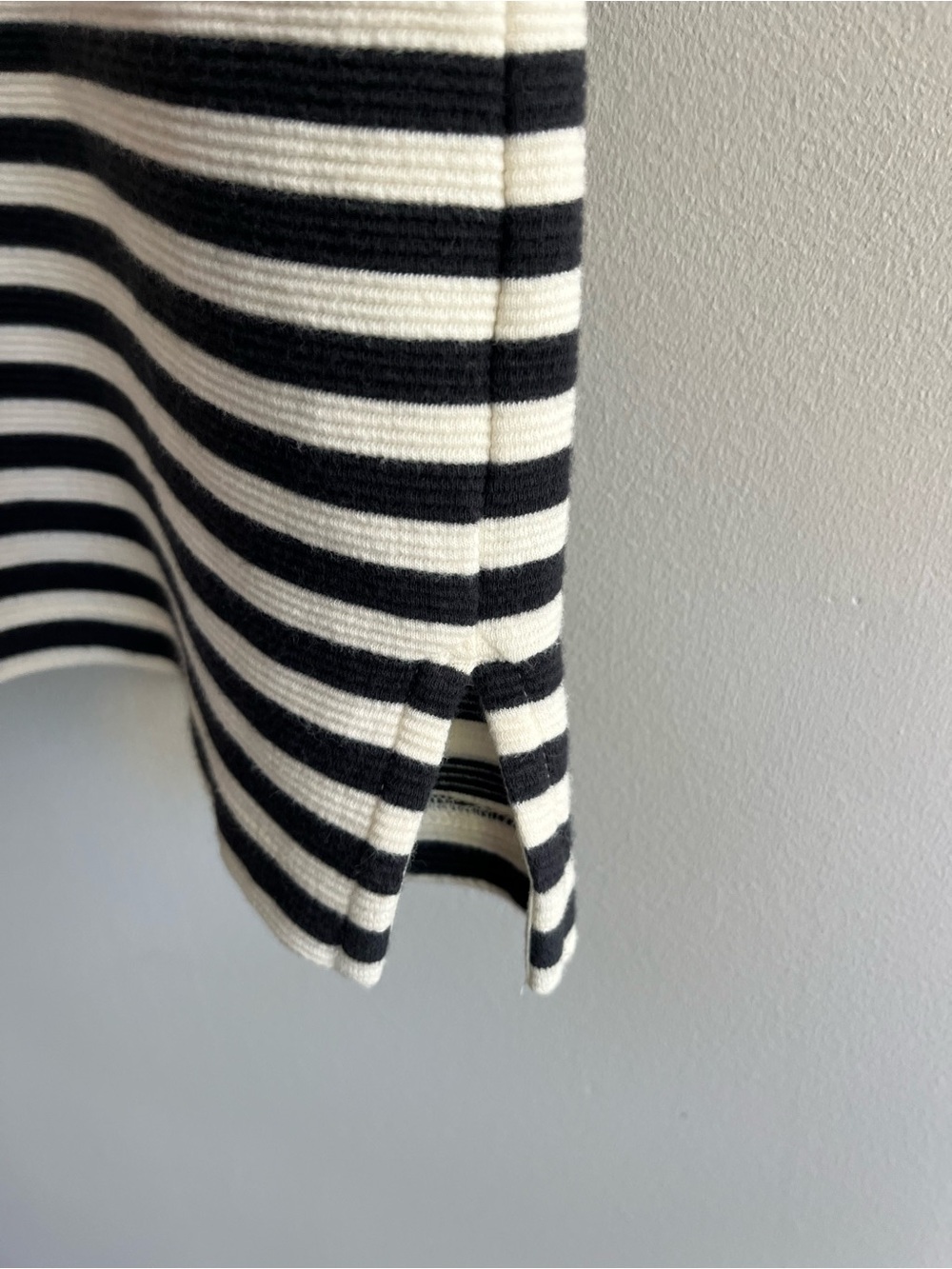 Vineyard Vines Navy and White Striped 3/4 Sleeve Dress - Picture 5 of 8